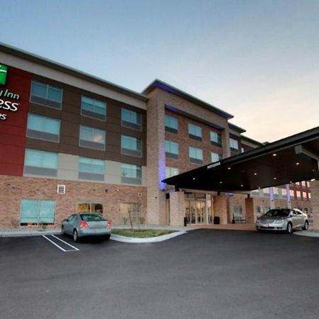 Holiday Inn Express & Suites - Detroit North - Roseville By Ihg Ngoại thất bức ảnh