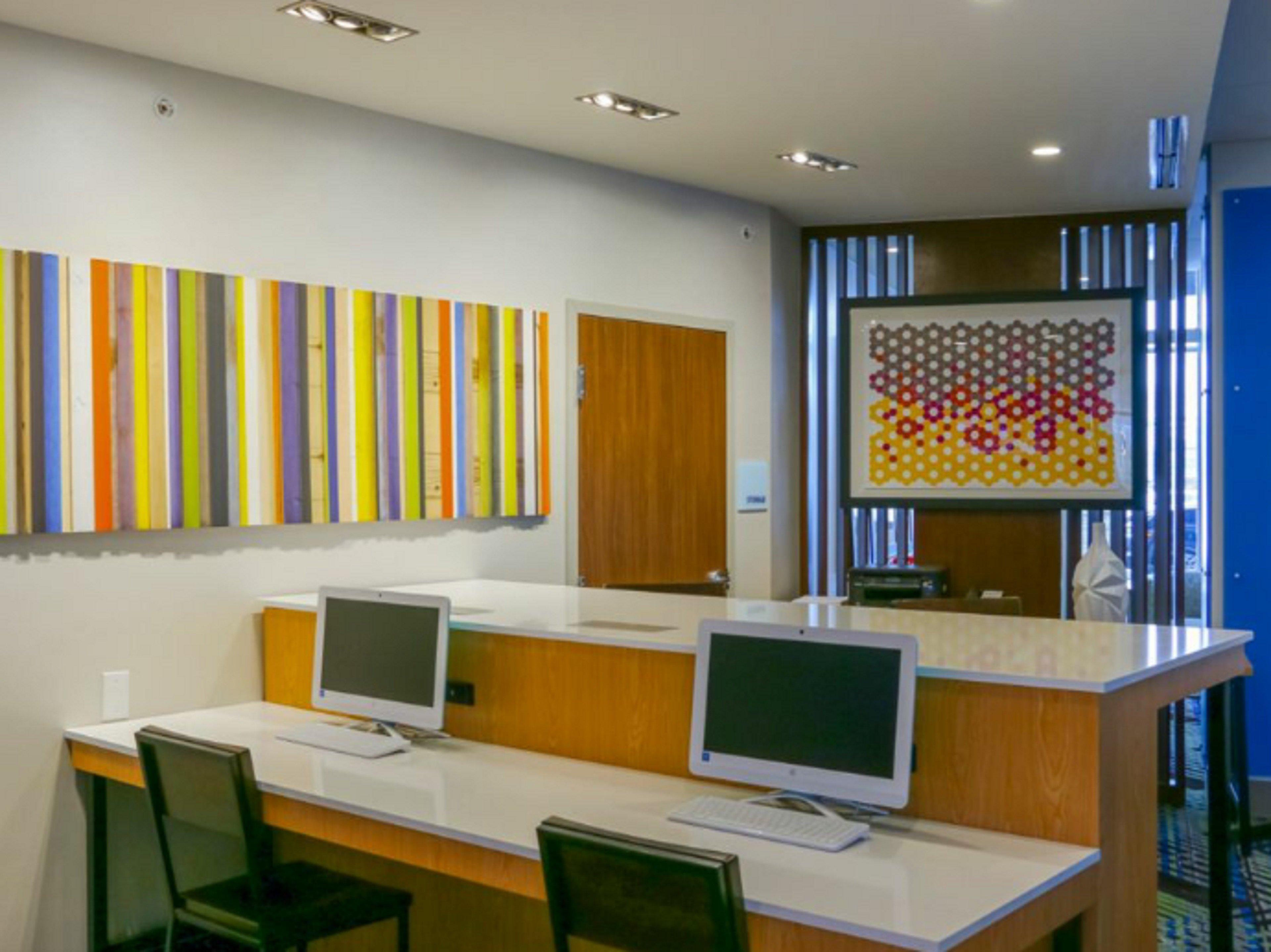 Holiday Inn Express & Suites - Detroit North - Roseville By Ihg Ngoại thất bức ảnh