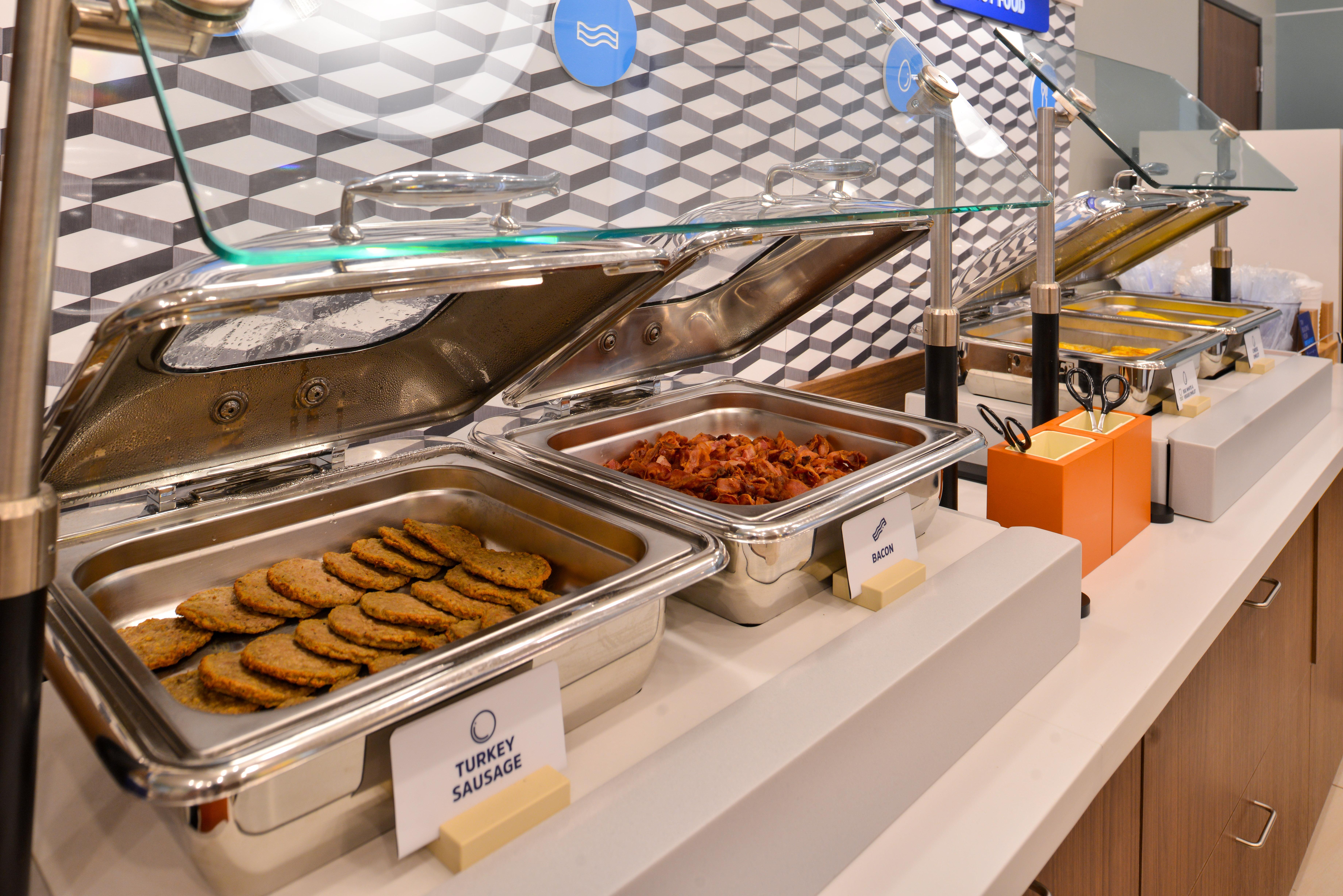 Holiday Inn Express & Suites - Detroit North - Roseville By Ihg Ngoại thất bức ảnh