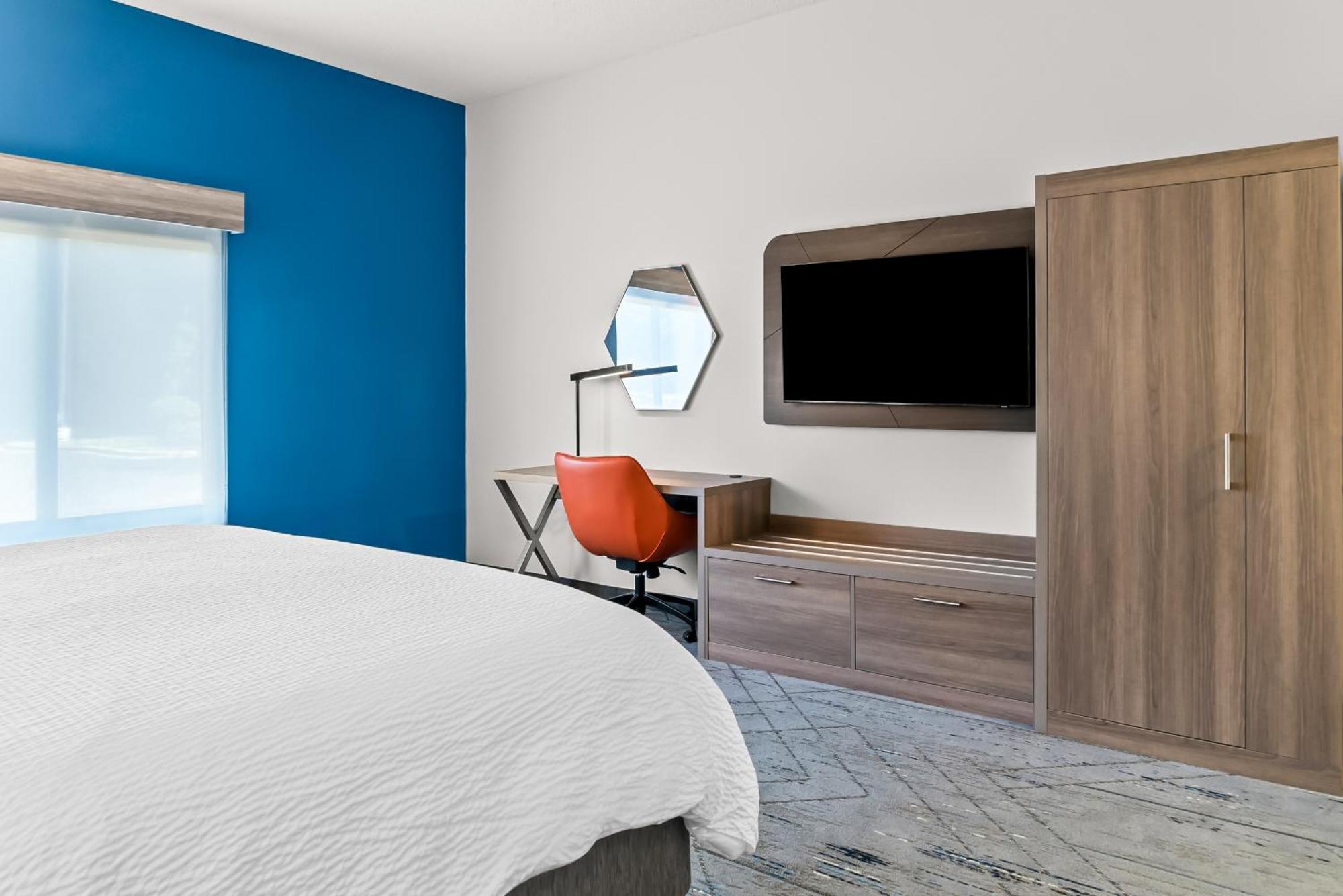 Holiday Inn Express & Suites - Detroit North - Roseville By Ihg Ngoại thất bức ảnh