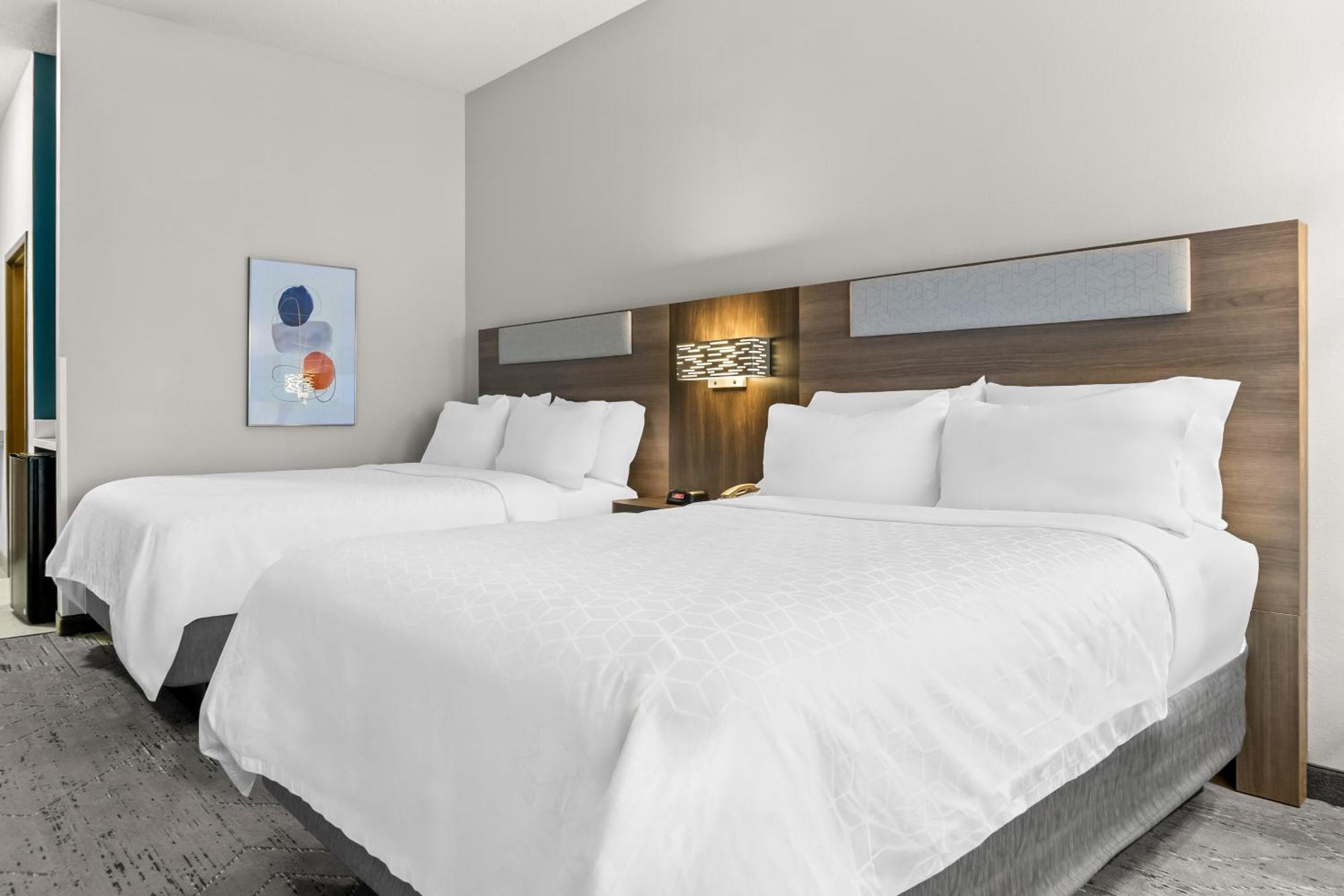 Holiday Inn Express & Suites - Detroit North - Roseville By Ihg Ngoại thất bức ảnh